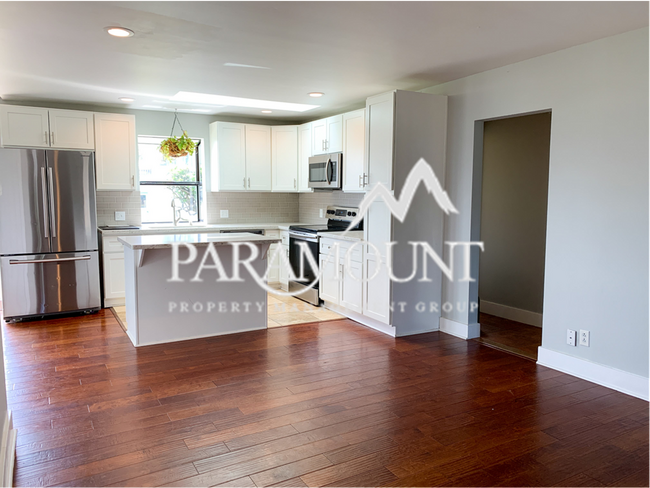 Building Photo - Magnificent Seattle/Water Views in Manchester! Landscaping Included!
