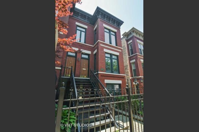 Front Staircase - 915 W Webster Ave