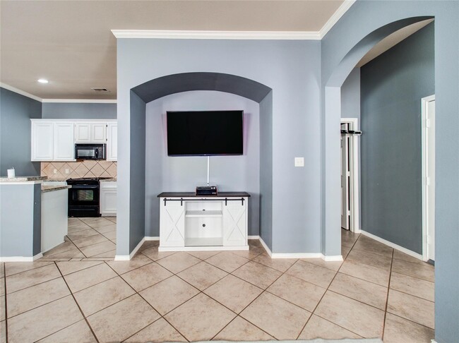 Building Photo - 14926 Tuttle Point Dr