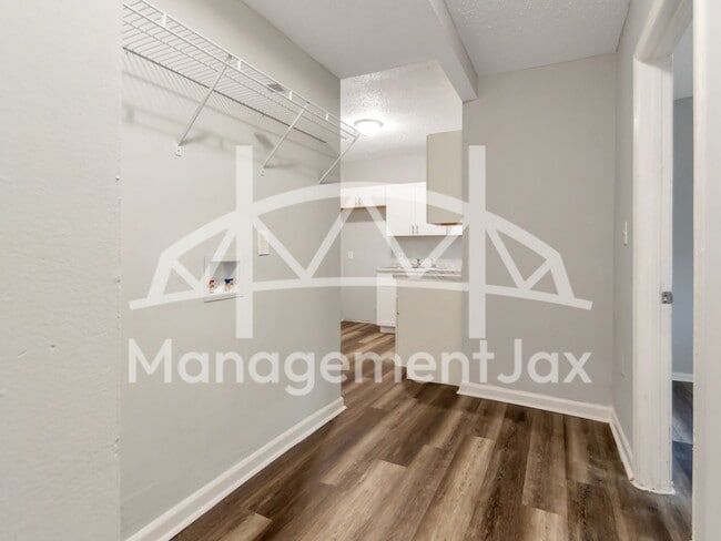 Foto del edificio - 1165 Hart St