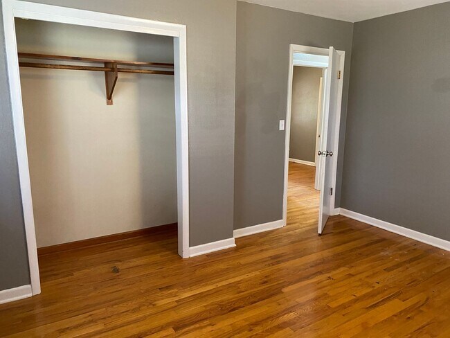 Foto del edificio - 3 Bedroom House in Located in Southern Gates!