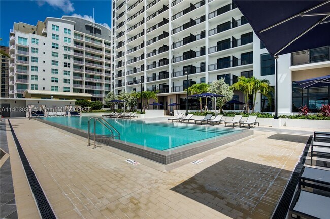 Foto del edificio - 3170 SW 22nd St