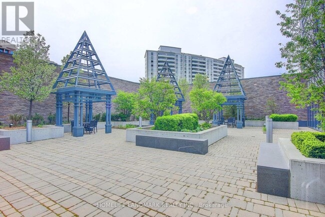 Building Photo - 5168-5168 Yonge St