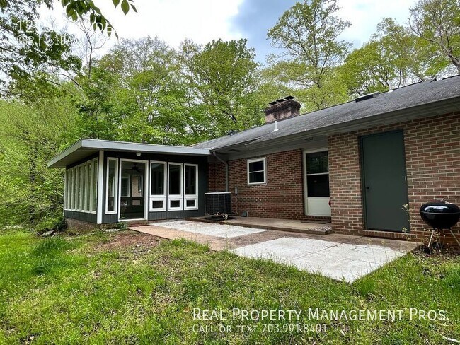 Photo - 12100 Henderson Rd House