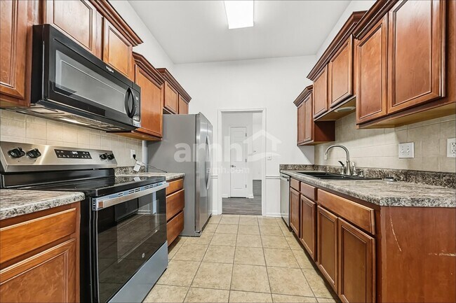 Foto del edificio - 1679 Farkleberry Dr