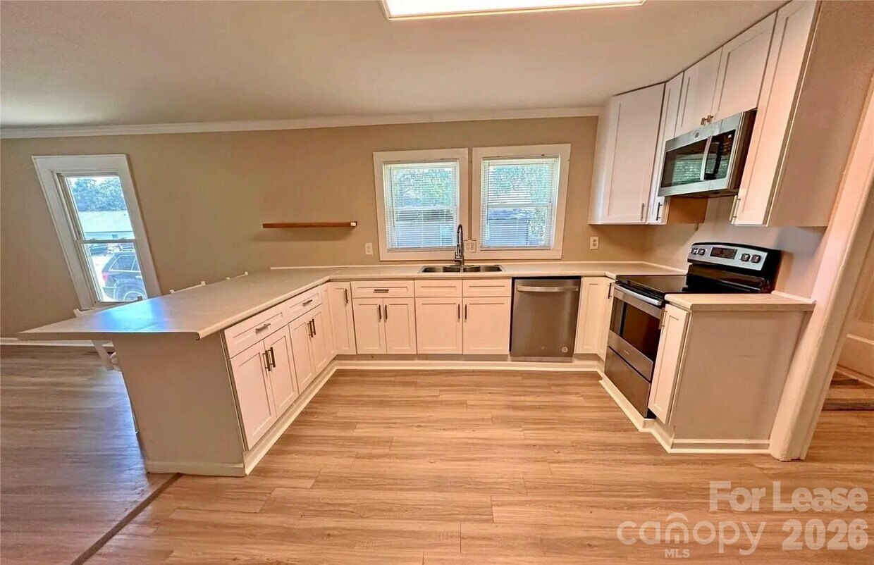 Building Photo - 504 Locust St