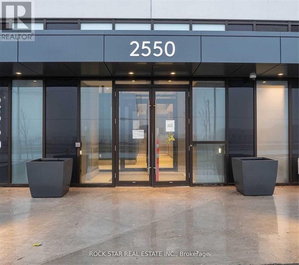 Primary Photo - 2550 Simcoe St N