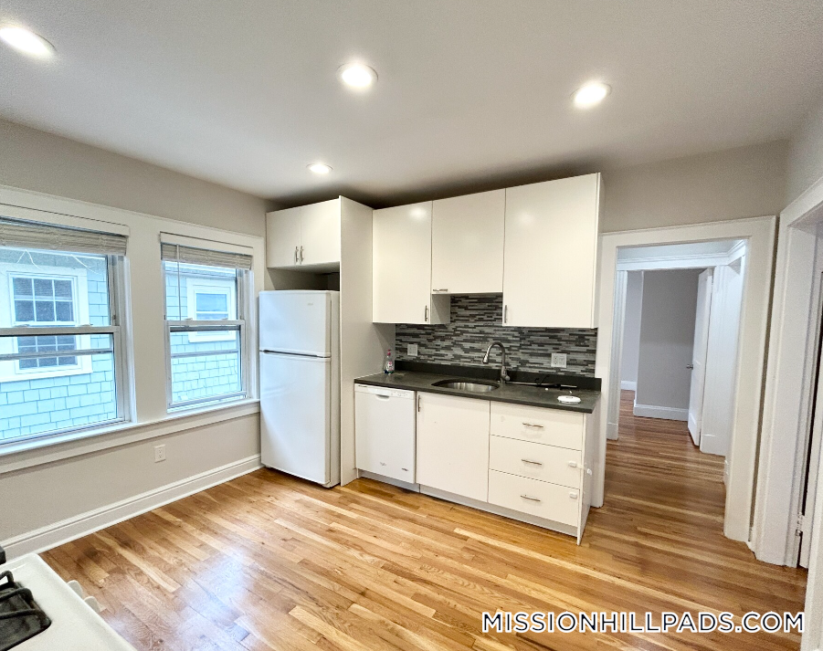 Foto principal - 120 Hillside St