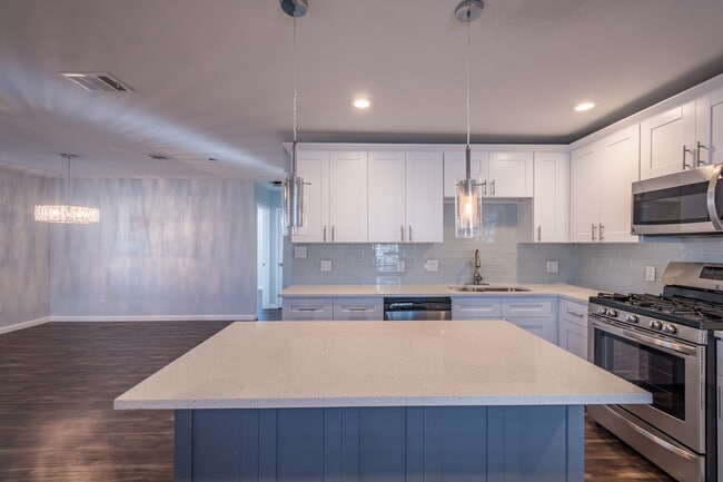 Building Photo - Completely Updated & Remodeled 3 Bedroom, ...