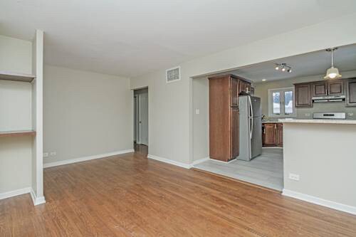 Foto del edificio - 368 N Biermann Ave