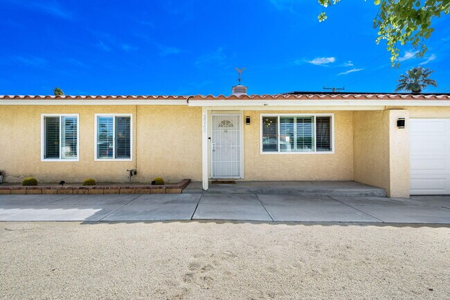 Building Photo - 2240 N San Gorgonio Rd