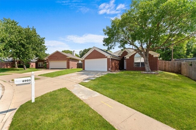 Foto del edificio - 6903 Hawaii Ln