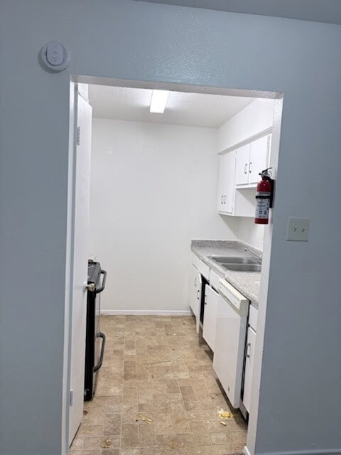 Building Photo - 5625 Antoine Dr