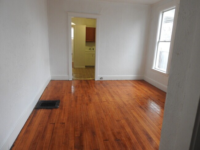 Building Photo - 337 Gold Ave NW
