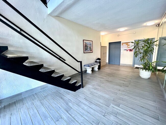 Foto del edificio - 5630 Ravenspur Dr