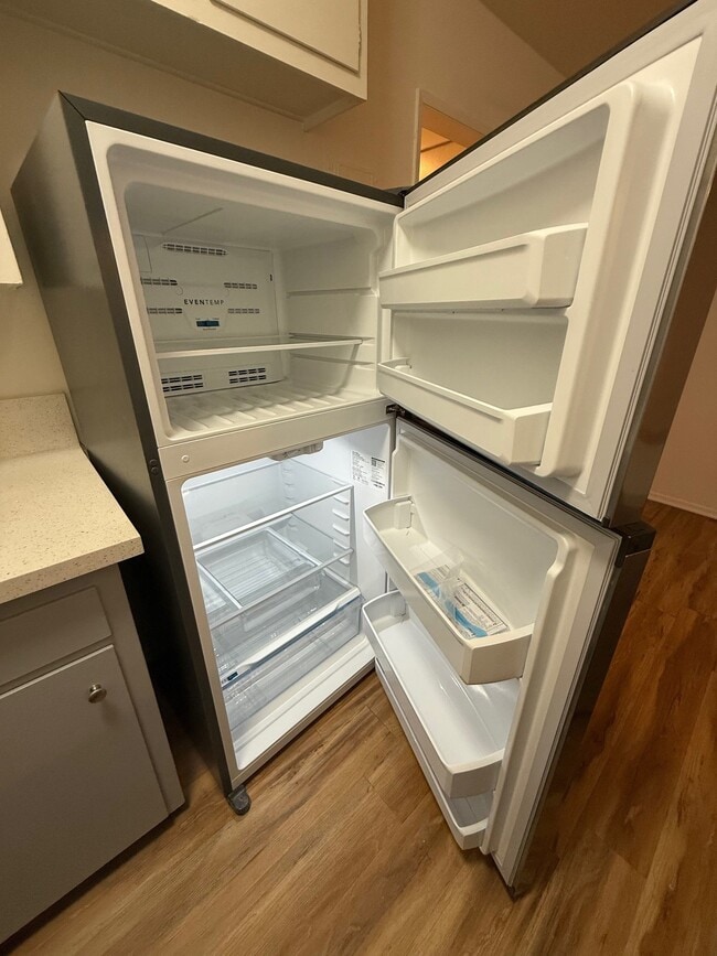 Foto del edificio - 4855 Lexington Ave