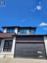 Building Photo - 89 Moon Cres