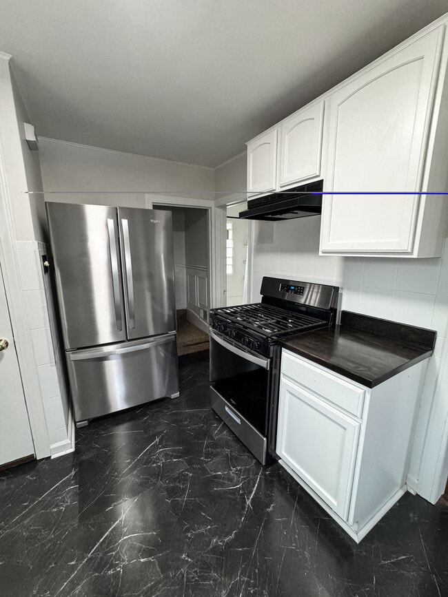 Building Photo - 1919 S 93rd St