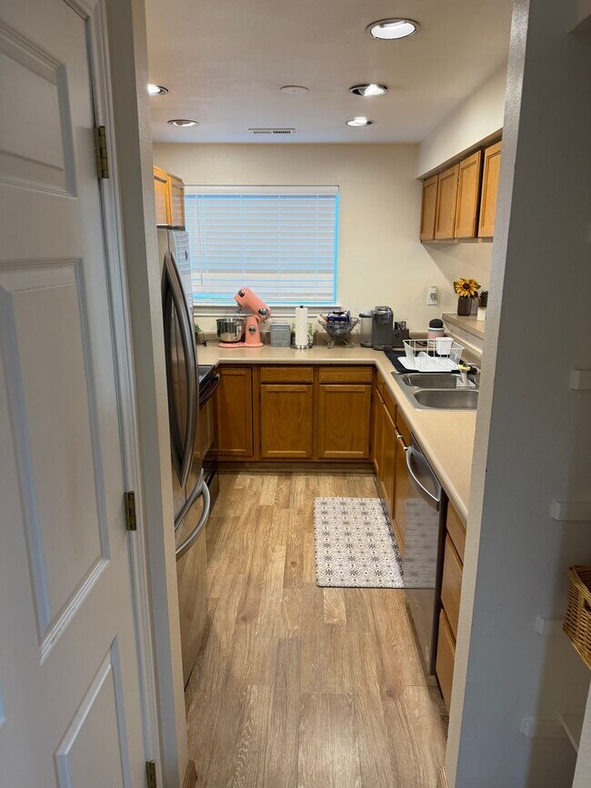 Building Photo - Fully Furnished Townhome in Gunbarrel with Two Bedroom, Two and a half bathroom