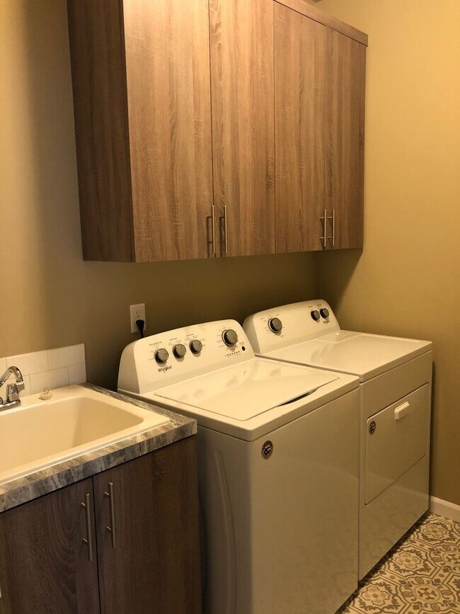 Foto del edificio - Single level 1 year old home