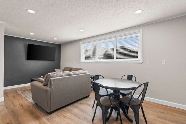 Building Photo - 2309 Cherry Hills Dr