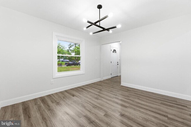 Foto del edificio - 27 Parkside Cir