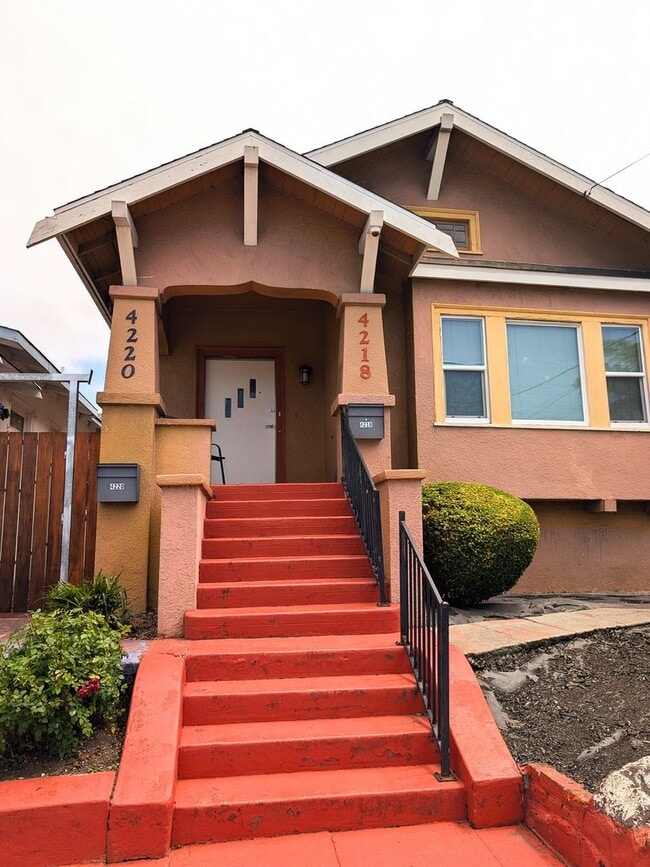 Building Photo - Market St. Duplex