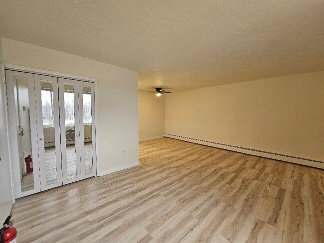 Foto del edificio - 1851 W 13 Mile Rd