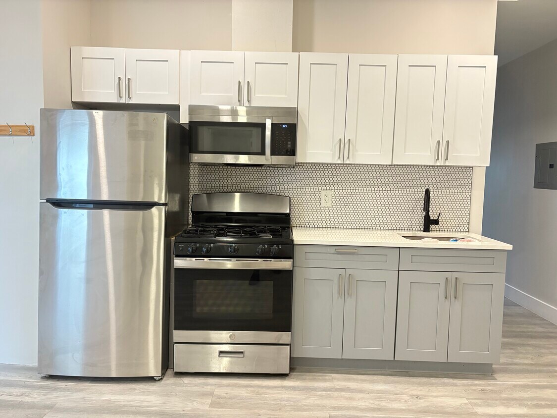 Foto principal - 78 Columbia Ave