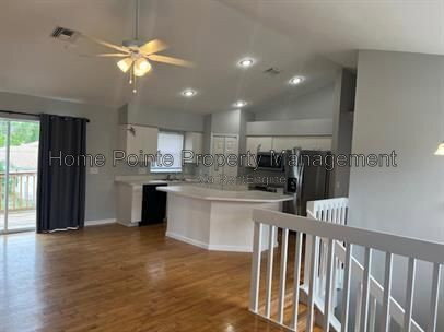 Foto del edificio - 18397 Sunflower Rd
