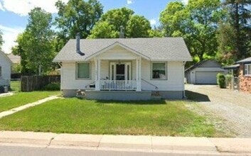 Building Photo - 909 Collyer St