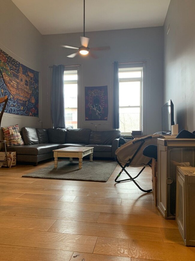 Foto del edificio - 204 N Walnut St