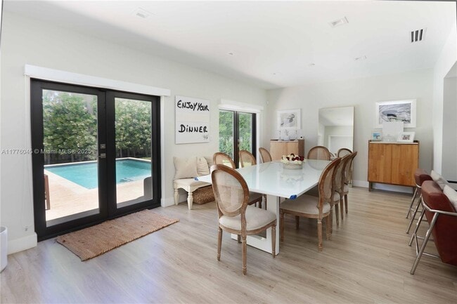 Foto del edificio - 875 W 47th St