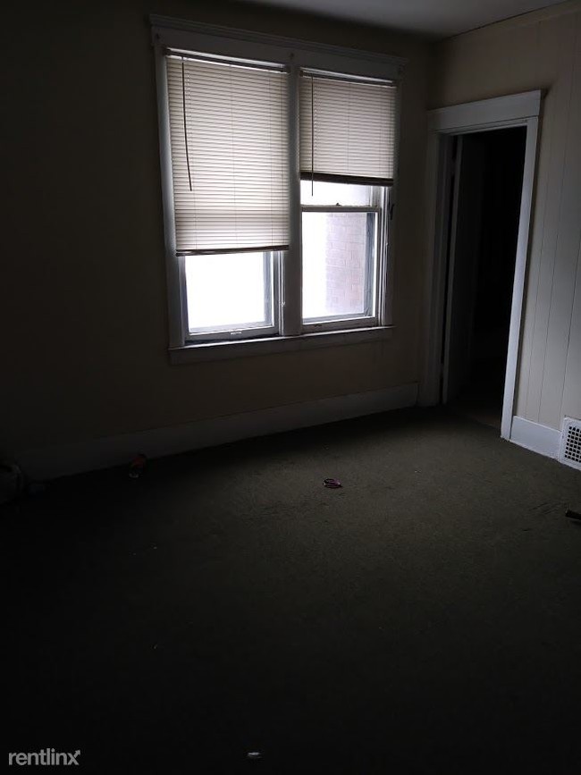 Building Photo - 5807 Toledo St