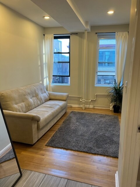 Building Photo - 230 Hanover St