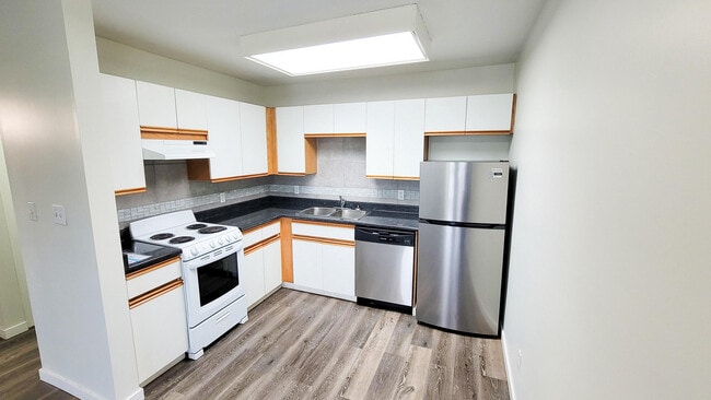 Building Photo - Hanna Estates Apartments