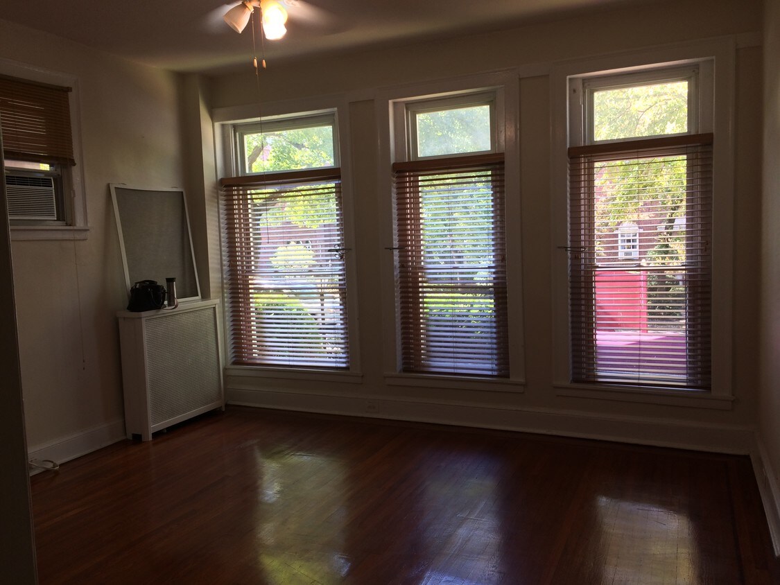 Primary Photo - 3041 N Calvert St