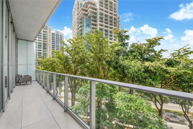 Building Photo - 2669 S Bayshore Dr