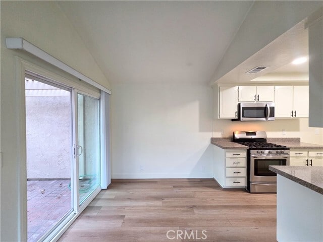 Building Photo - 12512 Cuesta Dr