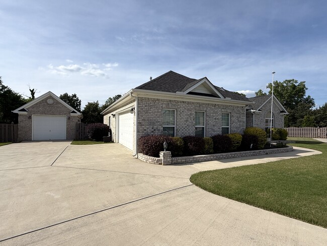 Foto del edificio - 219 Woodgrove Dr
