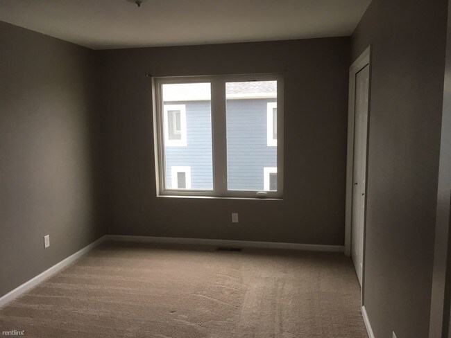 Building Photo - 3 br, 2.5 bath  - 3168 Sullivan Loop
