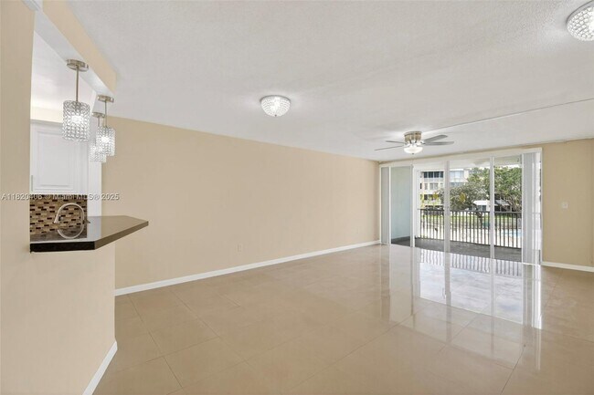 Foto del edificio - 1710 NE 191st St