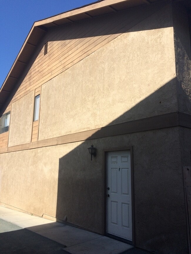 Building Photo - Grover Beach Townhome