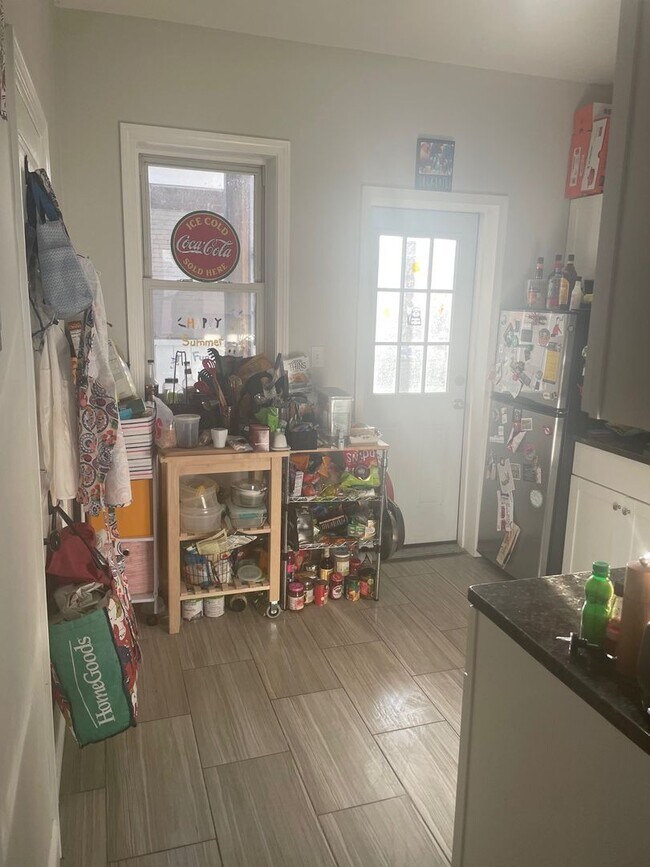 Building Photo - ALLSTON ONE BED!!!!