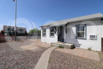 Building Photo - 1022 S Montezuma Ave