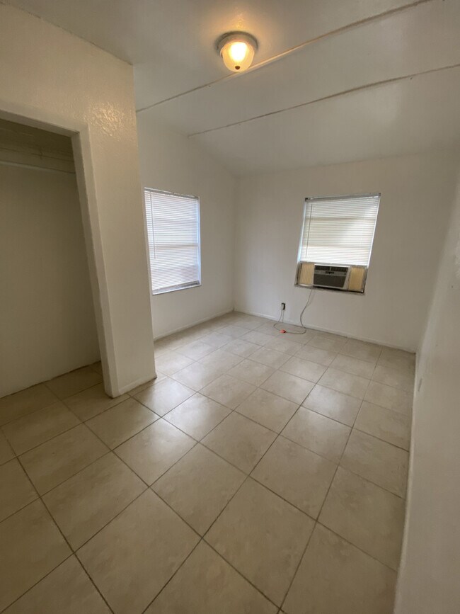 Building Photo - Transport  rd -