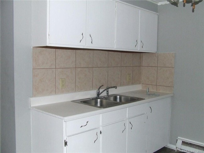 Building Photo - 353 Scott Rd