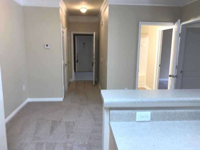 Foto del edificio - Beautiful condominium for Rent