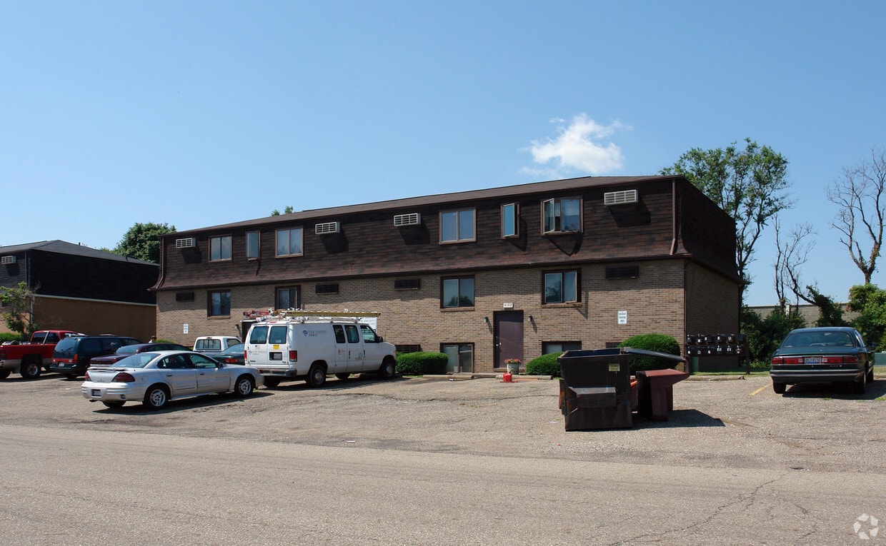 4107 Orchard Dale Dr NW, Canton, OH 44709 Apartments in Canton, OH