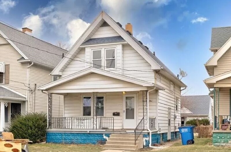 Primary Photo - 463 Howland Ave